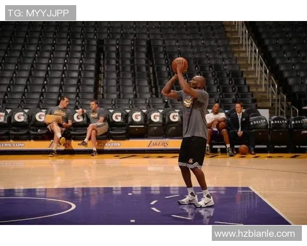 00卡特与巅峰科比的精彩对决谁才是篮球场上的真正王者 00卡特与巅峰科比的精彩对决谁才是篮球场上的真正王者